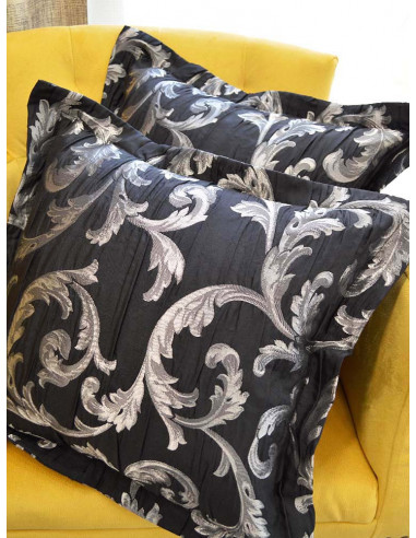 Комплект възглавници в черен цвят със сребристи детайли-1