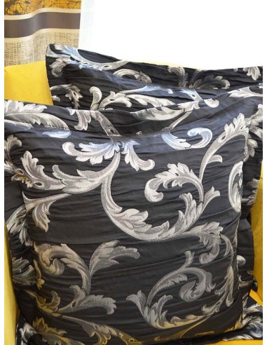 Комплект възглавници в черен цвят със сребристи детайли-2