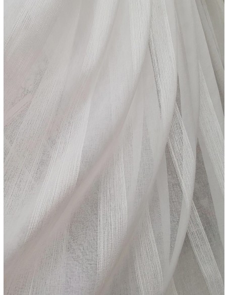 Плат за тънко перде с широки вертикални райета-1