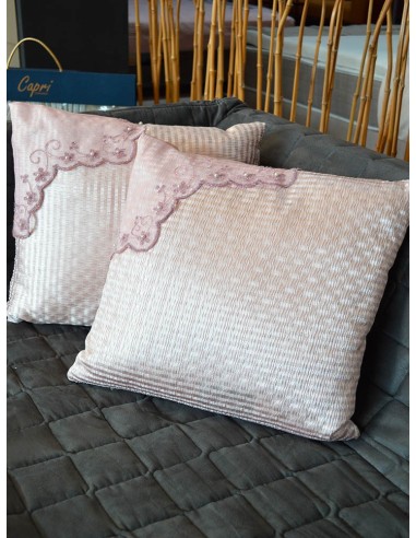 Декоративни възглавнички с бродерия в розов нюанс-3