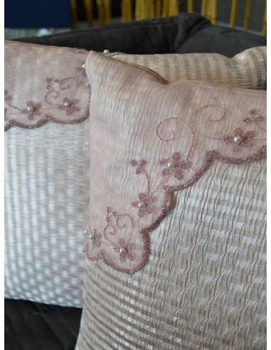 Декоративни възглавнички с бродерия в розов нюанс-2