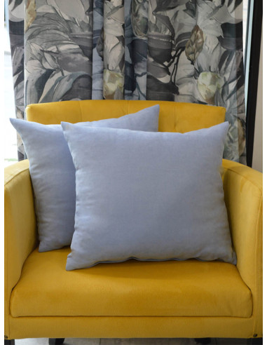 Меки декоративни възглавници в бледо син цвят-1
