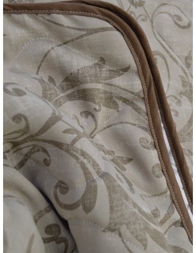 Капитонирано шалте в бежов нюанс със светло кафяви елементи 185x240см.-3