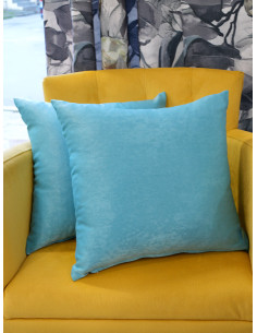 Изчистени декоративни възглавници в светло син цвят-1