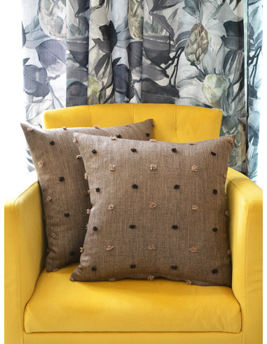 Арт декоративни възглавници в кафяв цвят и релефни точки-1