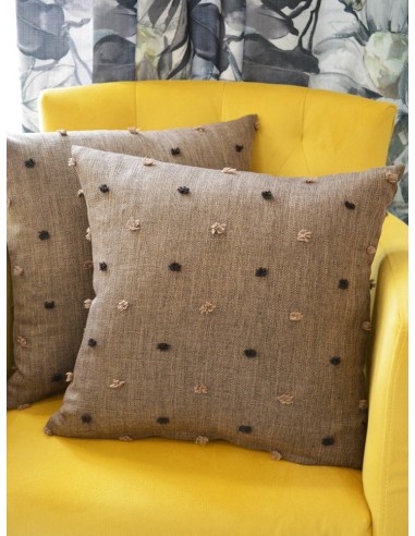 Арт декоративни възглавници в кафяв цвят и релефни точки-2