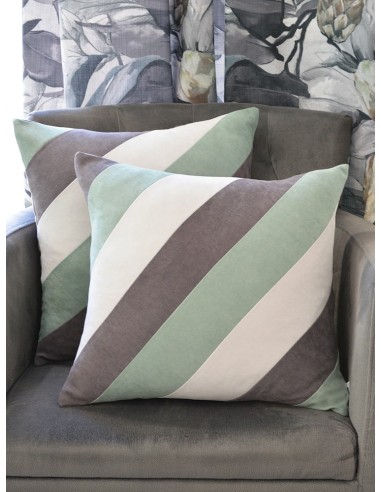 Стилни декоративни възглавници в три нюанса-1