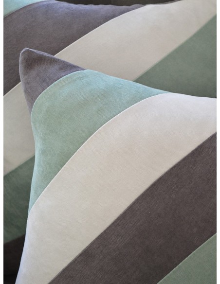 Стилни декоративни възглавници в три нюанса-3