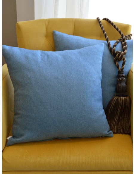 Изчистени възглавници от мека материя в син цвят-1