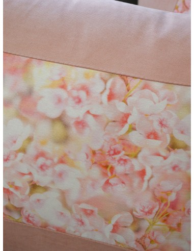 Комплект двулицеви абстрактни възглавници в розов нюанс и цветя-2