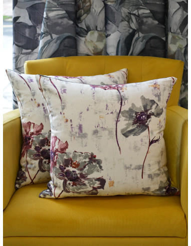 Декоративни възглавници с флорални елементи в лилав цвят-1