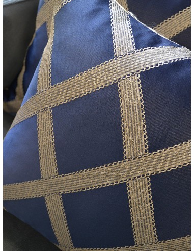 Стилни декоративни възглавници в турско синьо и ромбовидни елементи-3