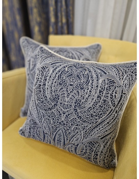 Комплект декоративни възглавници с орнаменти-1