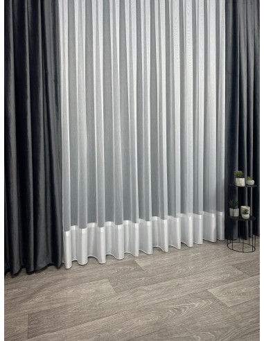 Фин прозрачен плат с бордюр в бяло-2