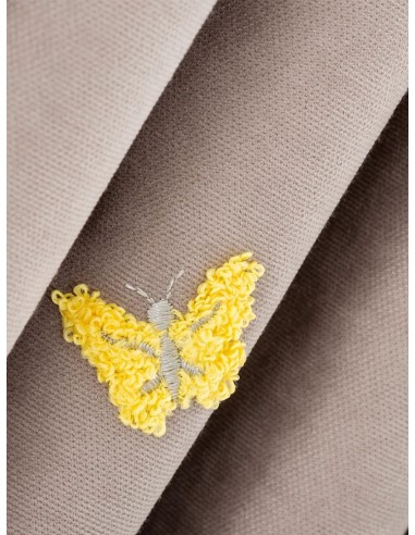 Завеса с бродирани релефни пеперуди-4