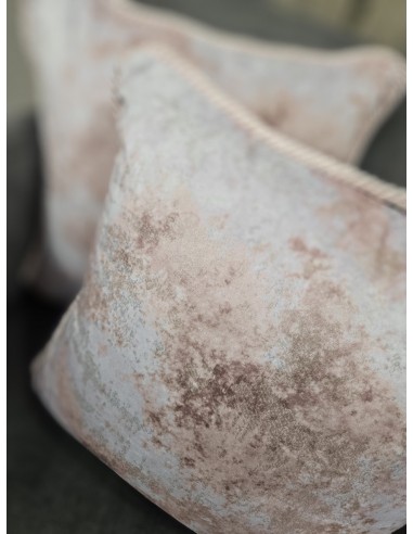 Възглавници от мек плюш в розово с шарка-2