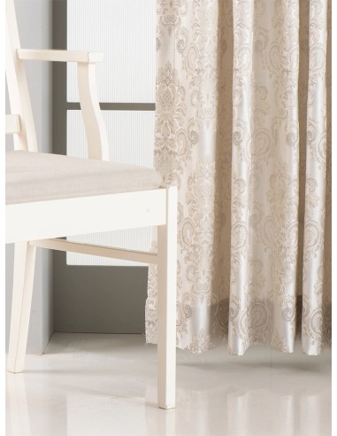 Луксозен бароков текстил в светъл нюанс