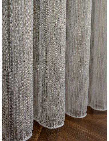 Текстил със златисти нишки и блясък