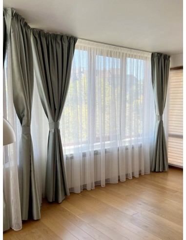 Блекаут завеса със сатенен блясък в светъл тюркоаз