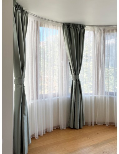 Блекаут завеса със сатенен блясък в светъл тюркоаз