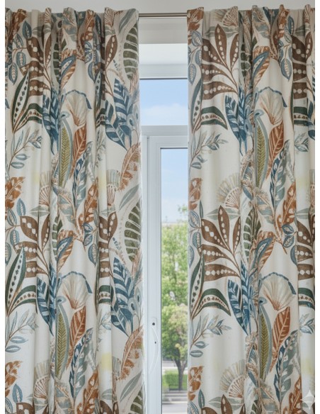 Флорален текстил с тропически мотиви