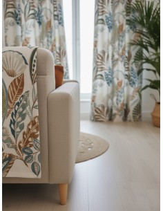 Флорален текстил с тропически мотиви