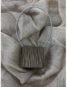 Магнит за перде в квадратна форма с лек релеф