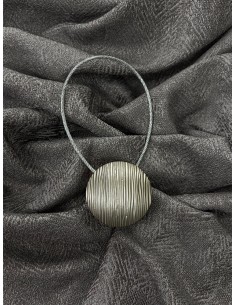 Кръгъл магнит с релеф в цвят антик