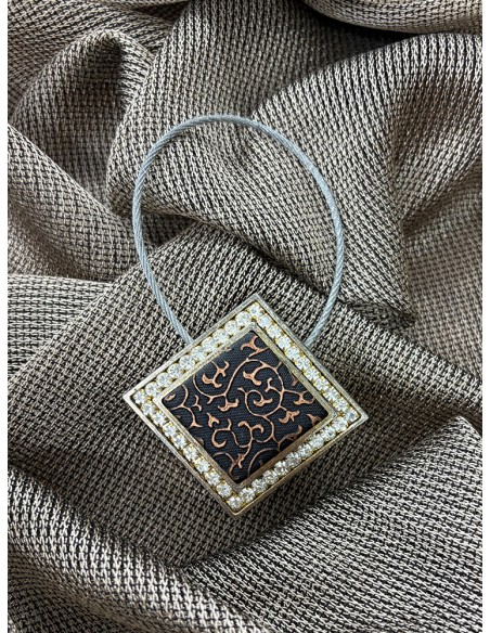 Квадратен златист магнит с орнаменти