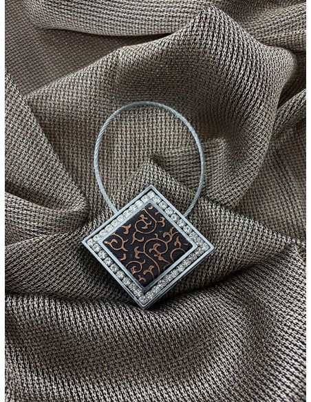 Квадратен сребърен магнит с орнаменти