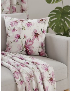 Плат за завеса с нежни розови цветя