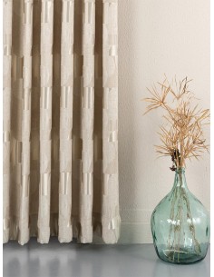 Мек текстил с геометрични сатенени фигури