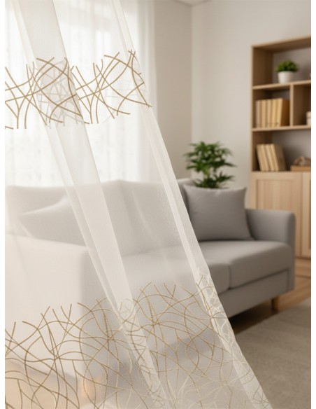 Елегантно тънко перде с ефектна бродерия в златист цвят