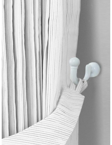 Кука за стена в бял матов цвят