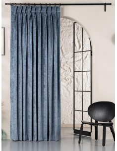 Завеса с плюшена текстура в елегантен син цвят