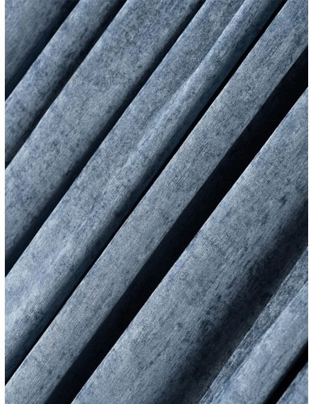 Завеса с плюшена текстура в елегантен син цвят